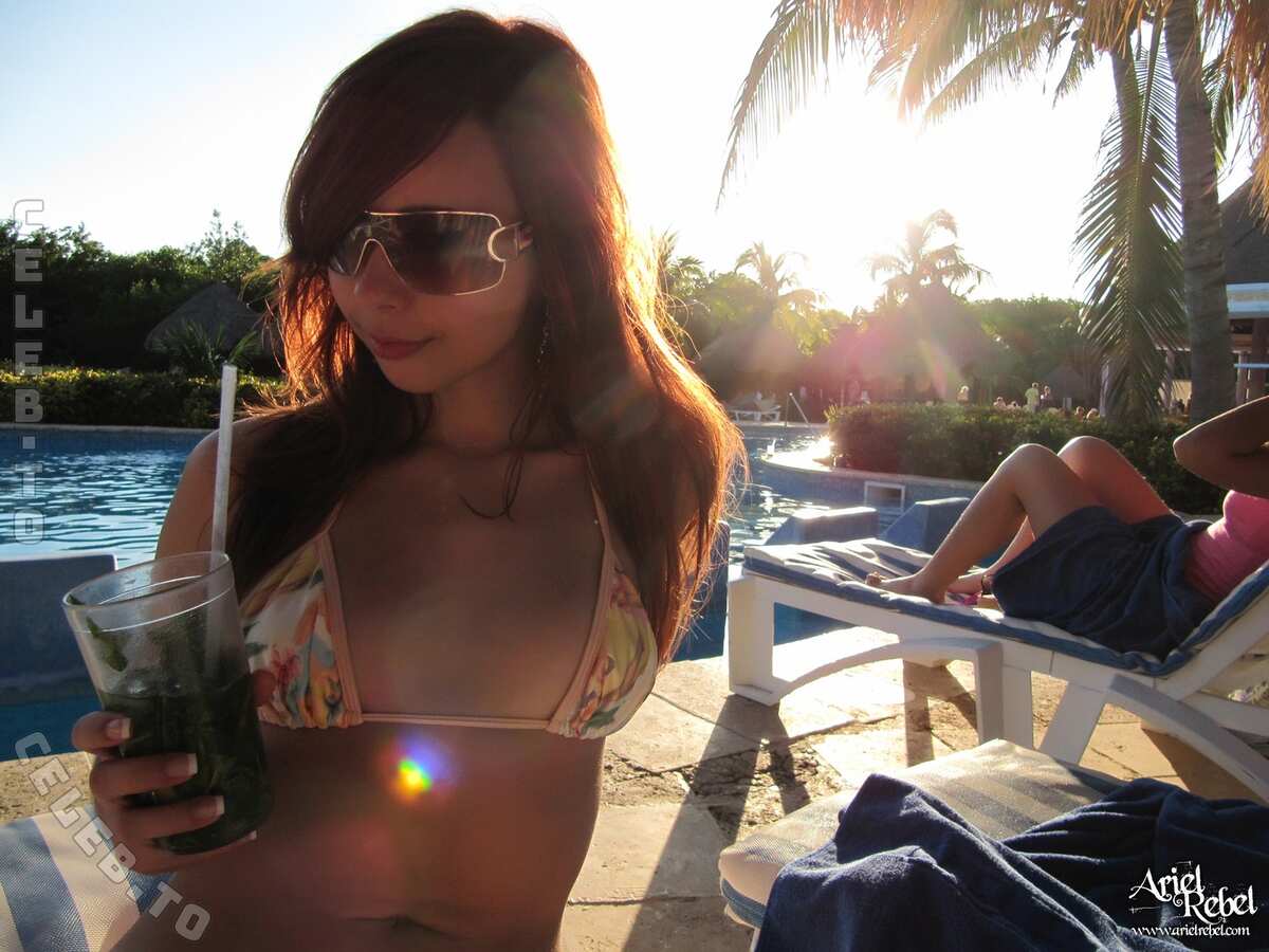 Ariel Rebel nude photo 6