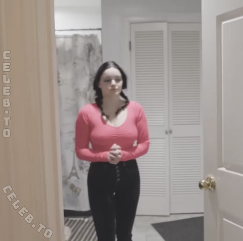 Ariel Winter nude photo 23