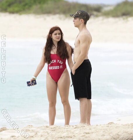 Ariel Winter nude photo 16