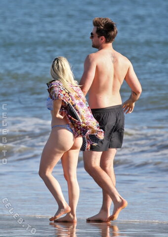 Ariel Winter nude photo 5