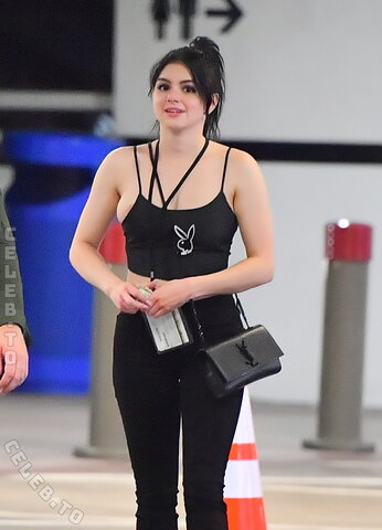 Ariel Winter nude photo 1