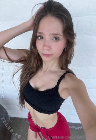 ariellesutton nude photo 13