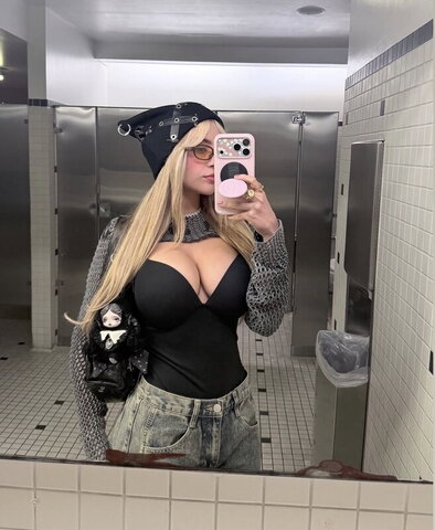 AriGameplays Hot (1 photo)