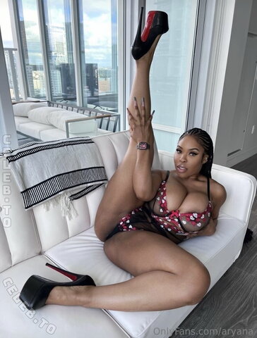 aryana nude photo 24