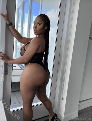 aryana nude photo 38