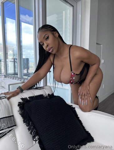 aryana nude photo 19