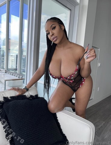 aryana nude photo 41