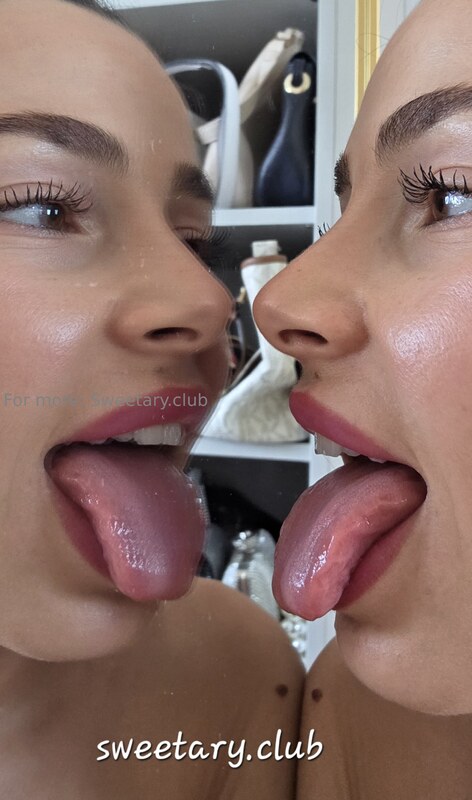 aryana nude photo 3