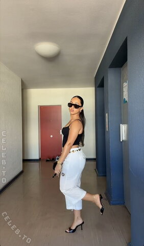 Asaliraniii nude photo 3