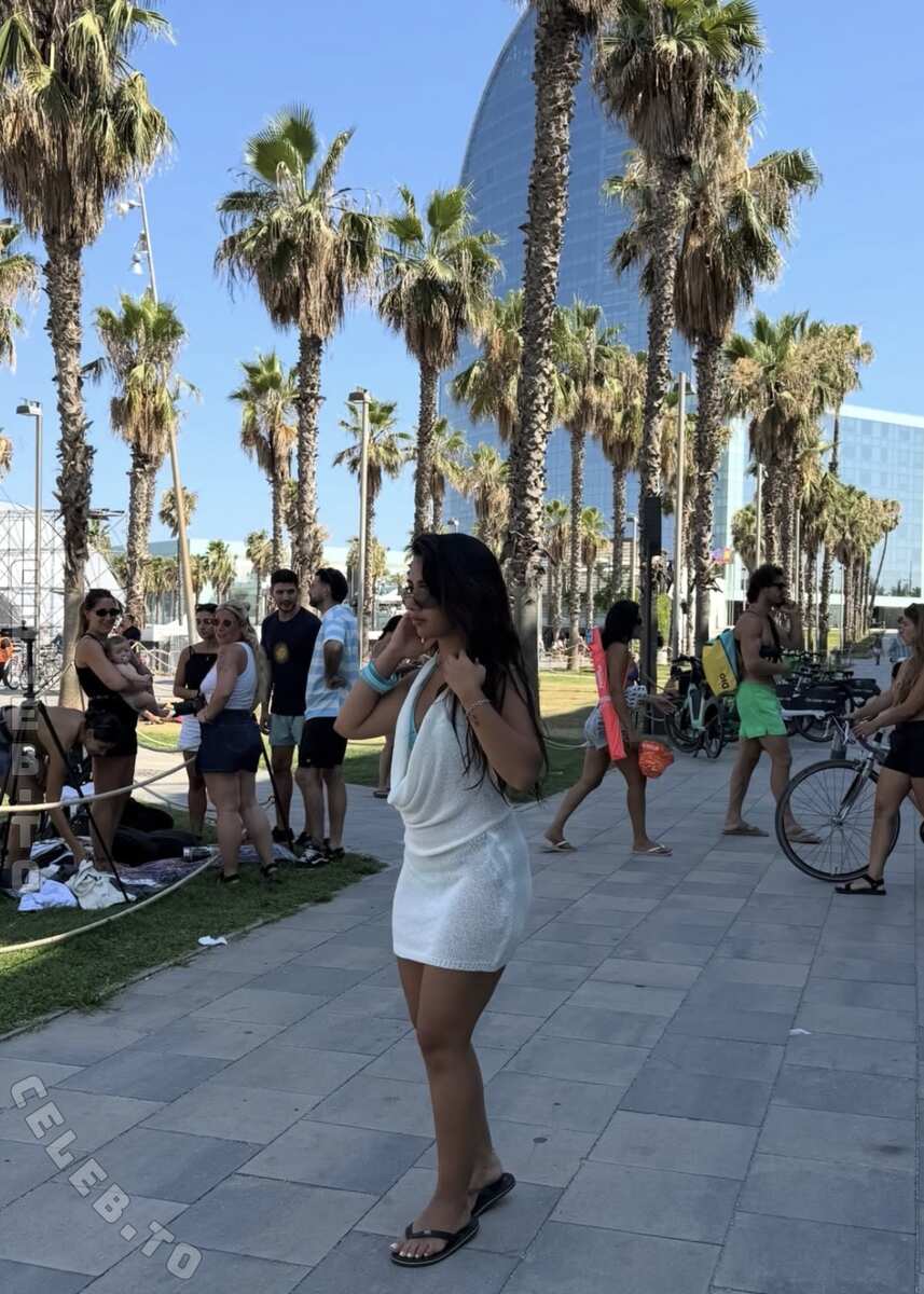 Asaliraniii nude photo 2