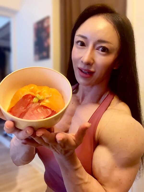 Asami Yamada nude photo 4