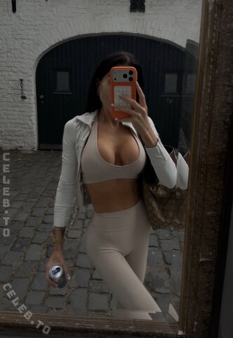 Asena Neuhoff Hot (1 photo)