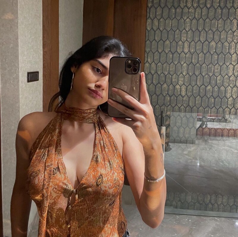 Asfa Sinha nude photo 3