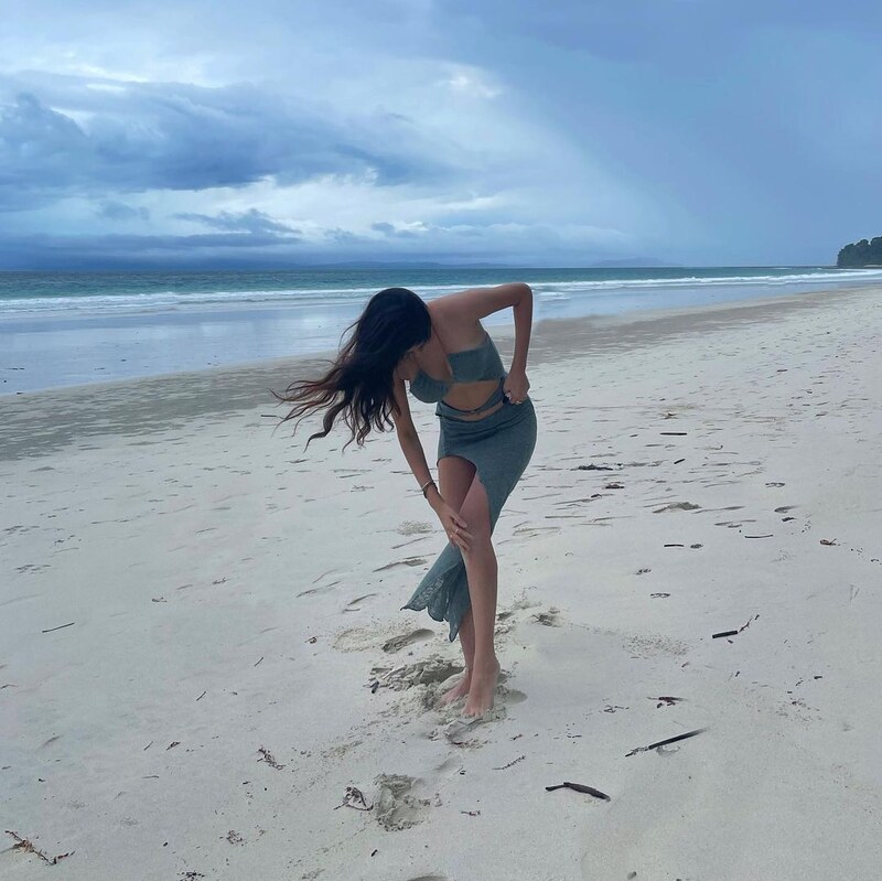 Asfa Sinha nude photo 12