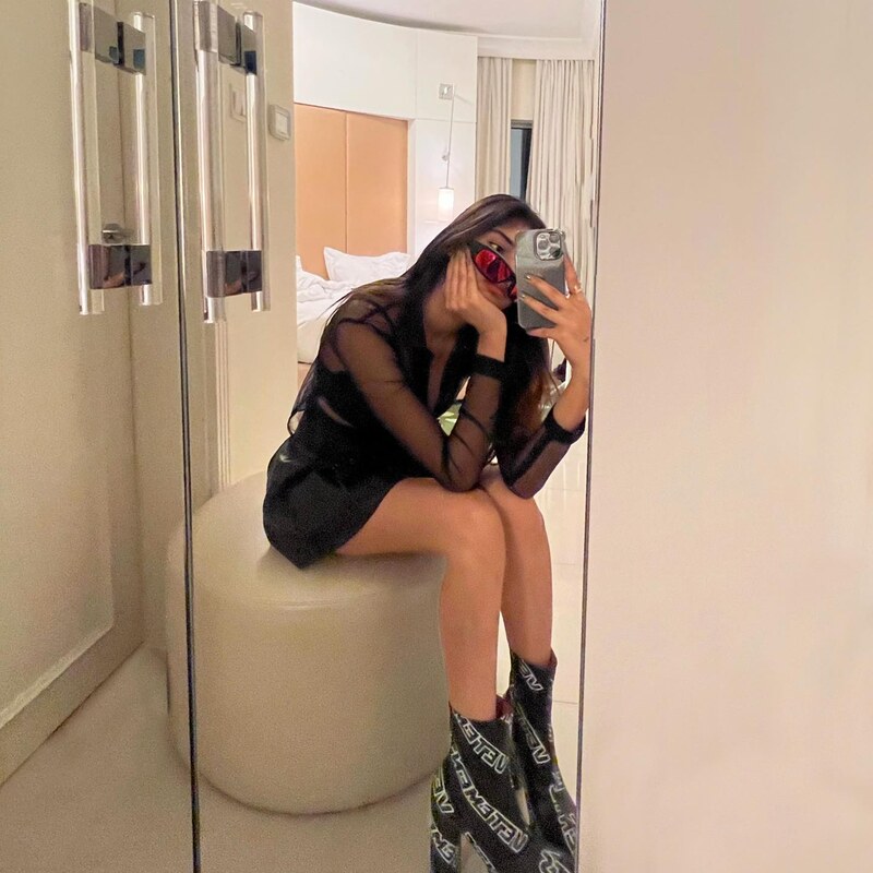 Asfa Sinha nude photo 18