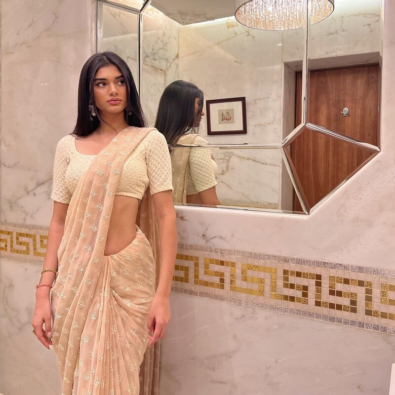 Asfa Sinha nude photo 27