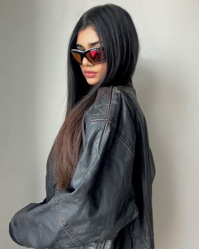 Asfa Sinha nude photo 35