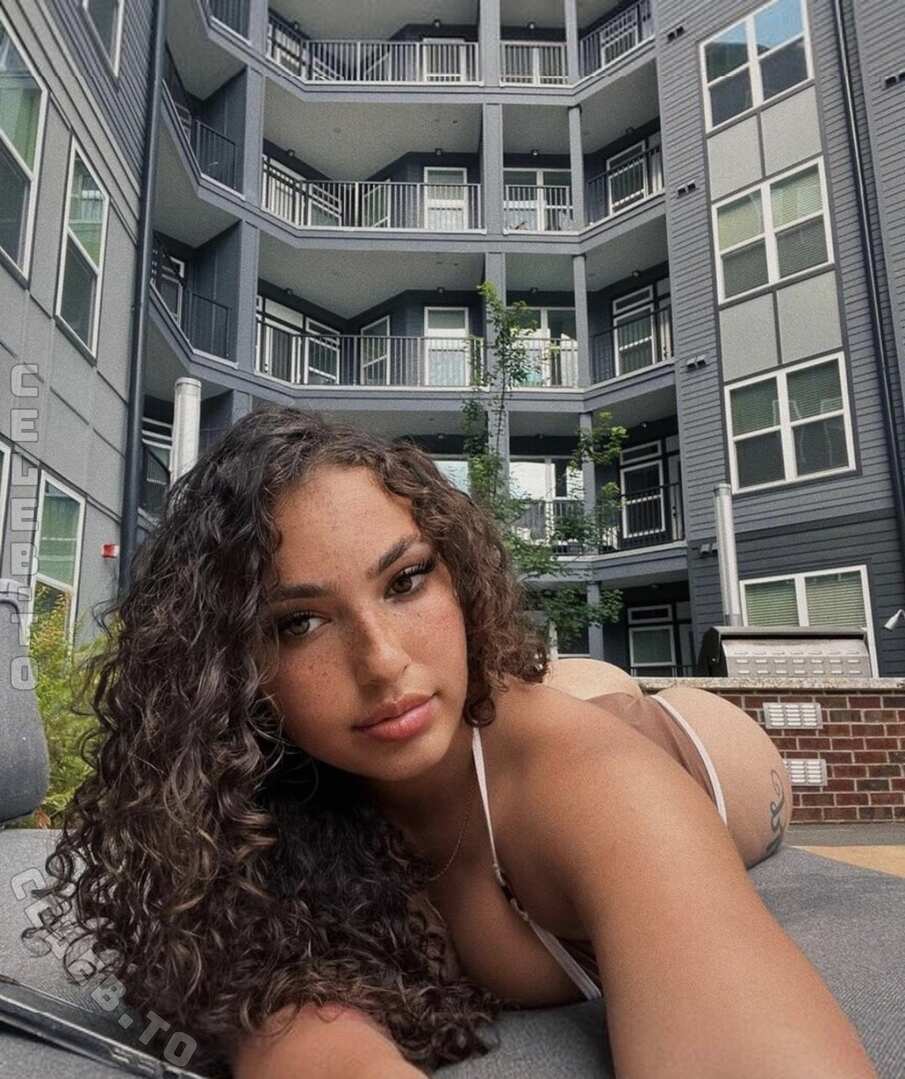 Ash Kash nude photo 3