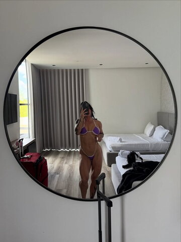 ashhentrekin nude photo 9
