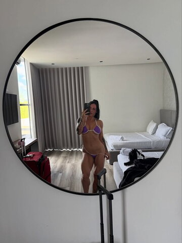 ashhentrekin nude photo 8