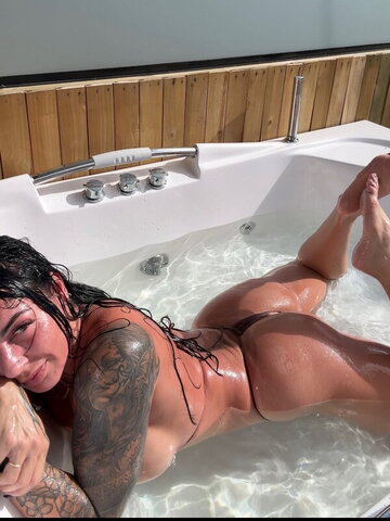 ashhentrekin nude photo 5