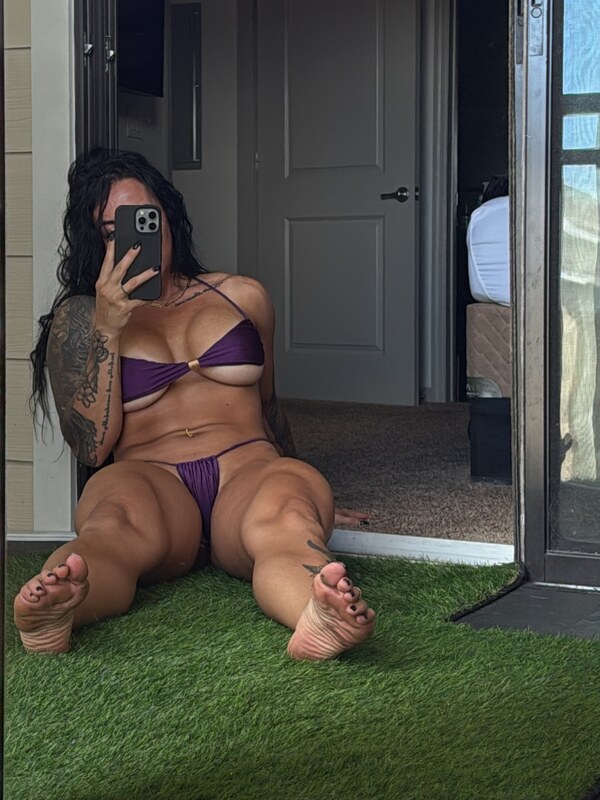 ashhentrekin nude photo 1