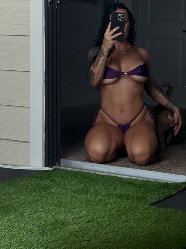 ashhentrekin nude photo 4