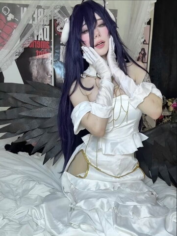 ashisbees nude