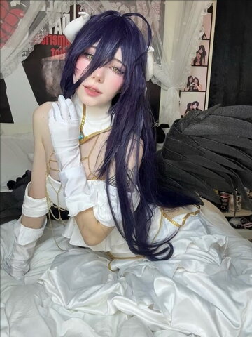 ashisbees nude photo 7