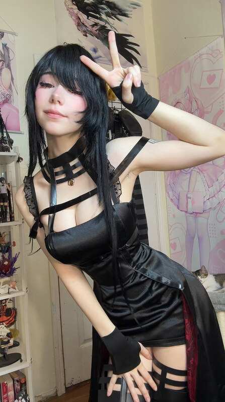 ashisbees nude photo 7
