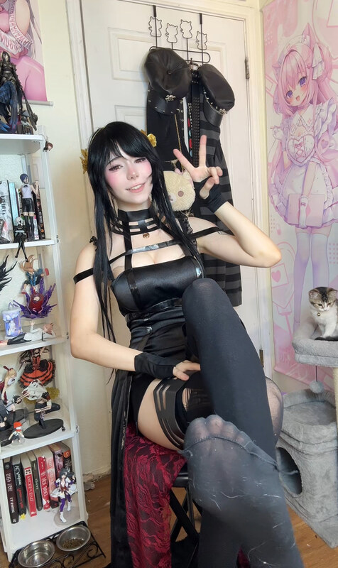 ashisbees nude photo 11