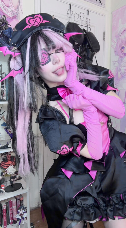 ashisbees nude photo 5