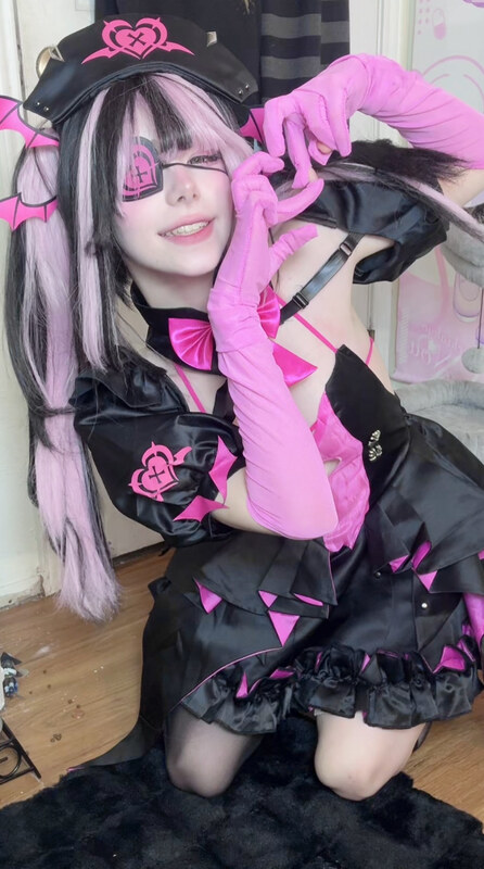 ashisbees nude photo 11