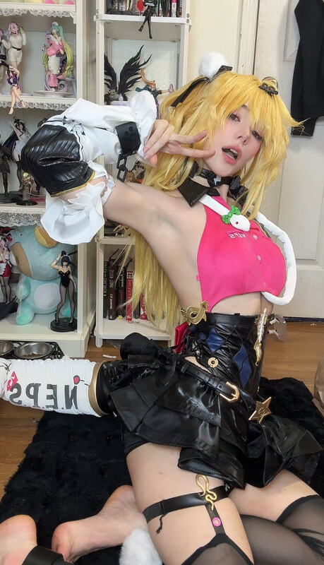 ashisbees nude photo 4