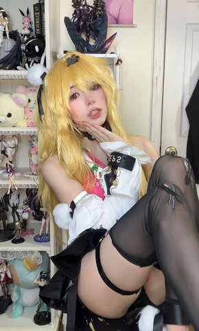ashisbees nude photo 17