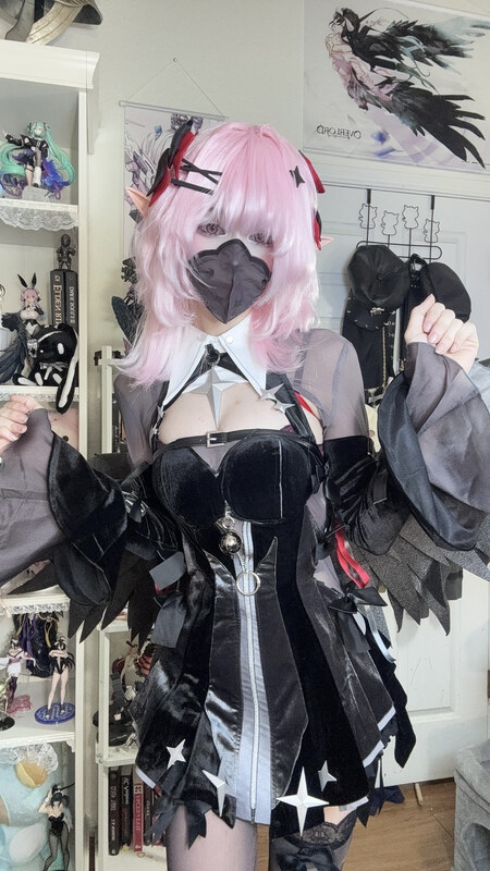 ashisbees nude photo 3