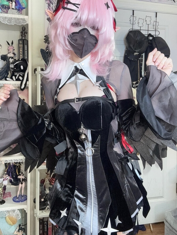 ashisbees nude photo 7