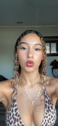 Ashlee Almonte nude photo 15