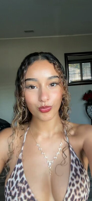 Ashlee Almonte nude photo 11