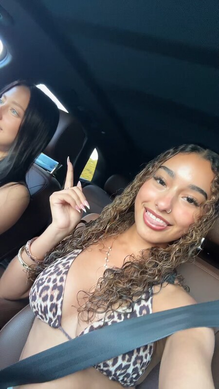 Ashlee Almonte nude photo 20