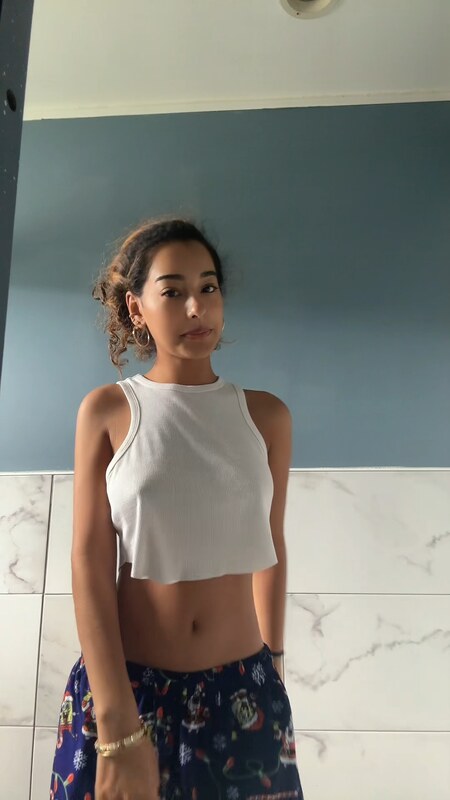 Ashlee Almonte nude photo 3