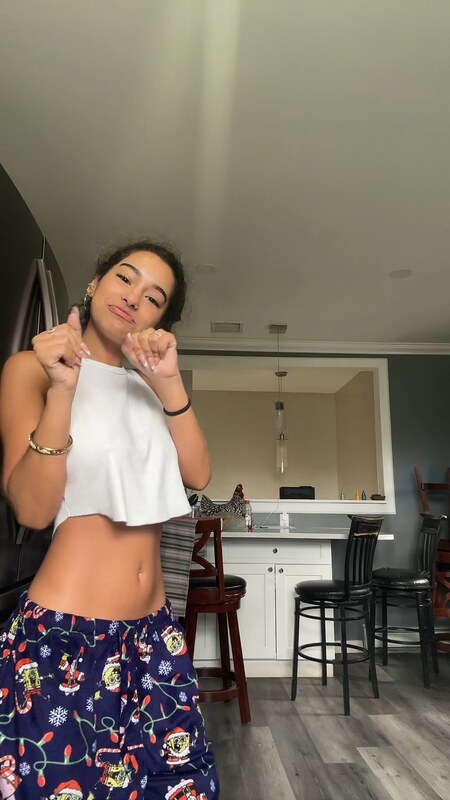 Ashlee Almonte nude photo 9