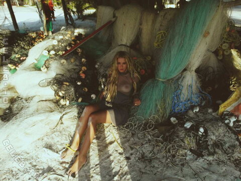 Ashley Benson nude photo 3