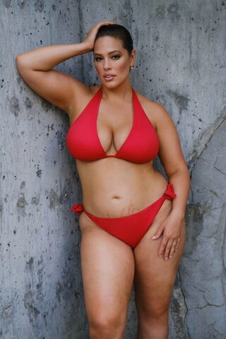 Ashley Graham nude photo 7