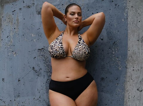 Ashley Graham nude photo 2