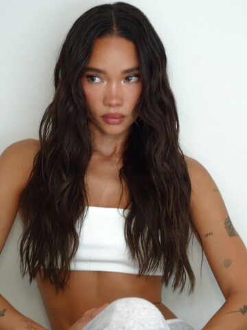 Ashley Moore Fresh (4 photos)