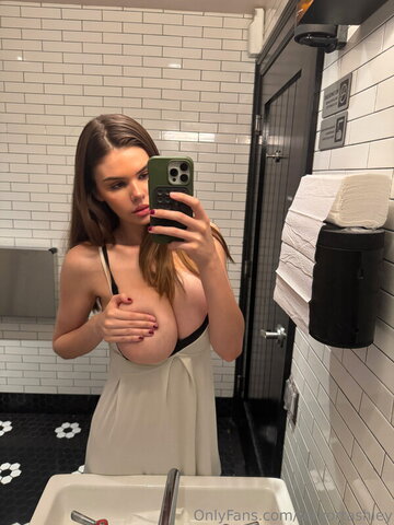 Ashley Tervort Sexy (6 photos)