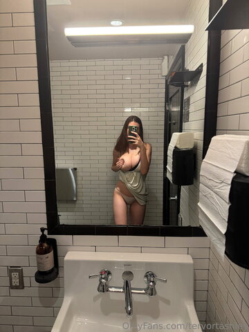 Ashley Tervort nude photo 205