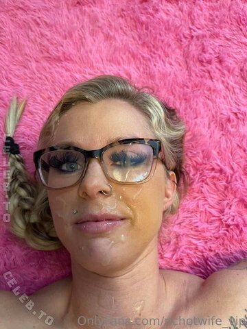 Ashley nude photo 3