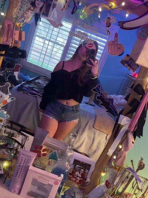 Ashleyyrobersonn nude photo 4